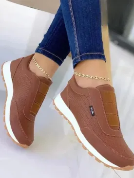 Nova Slip-On Sneakers