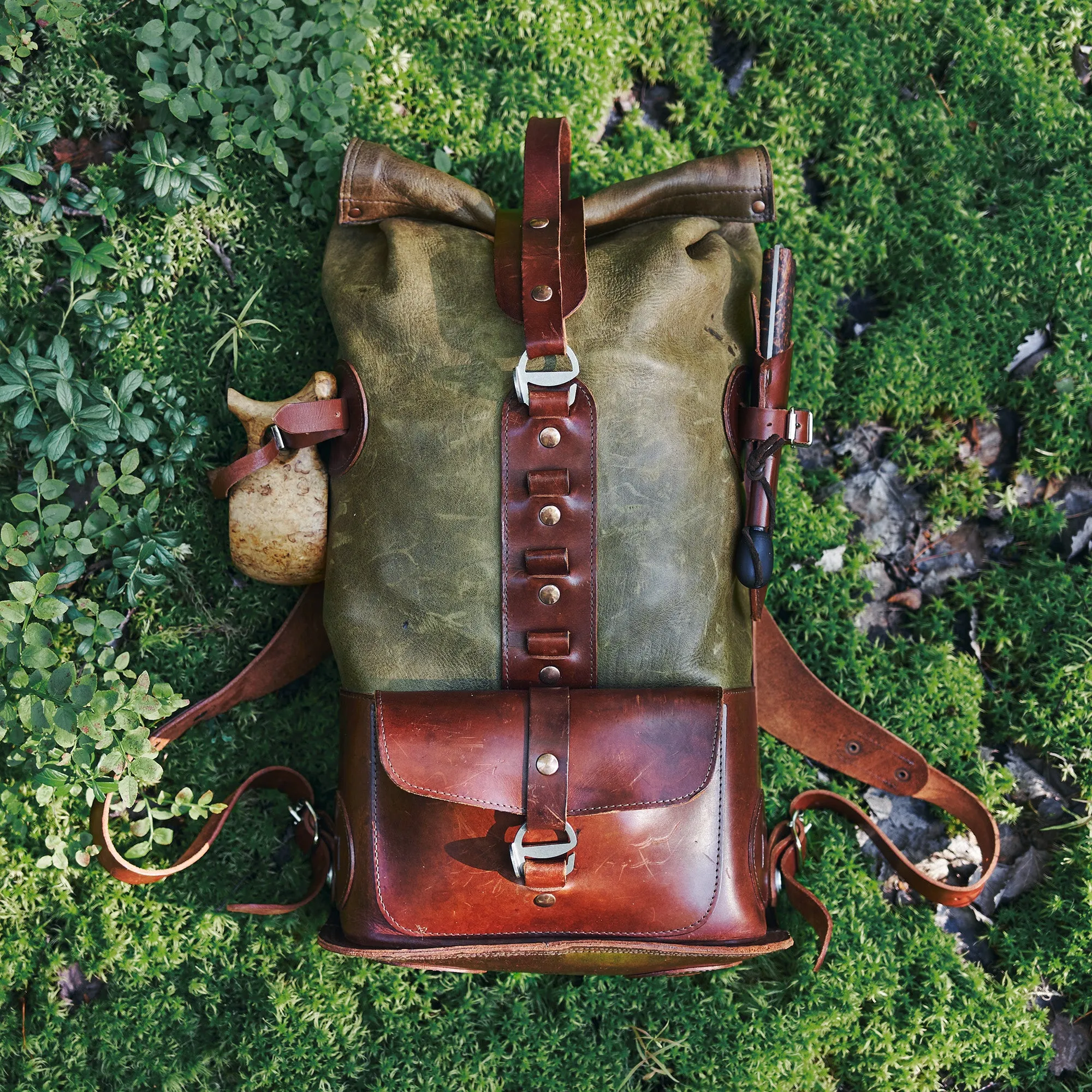 Specials S.03 - MOSS GREEN WHITETAIL FOLD TOP BACKPACK
