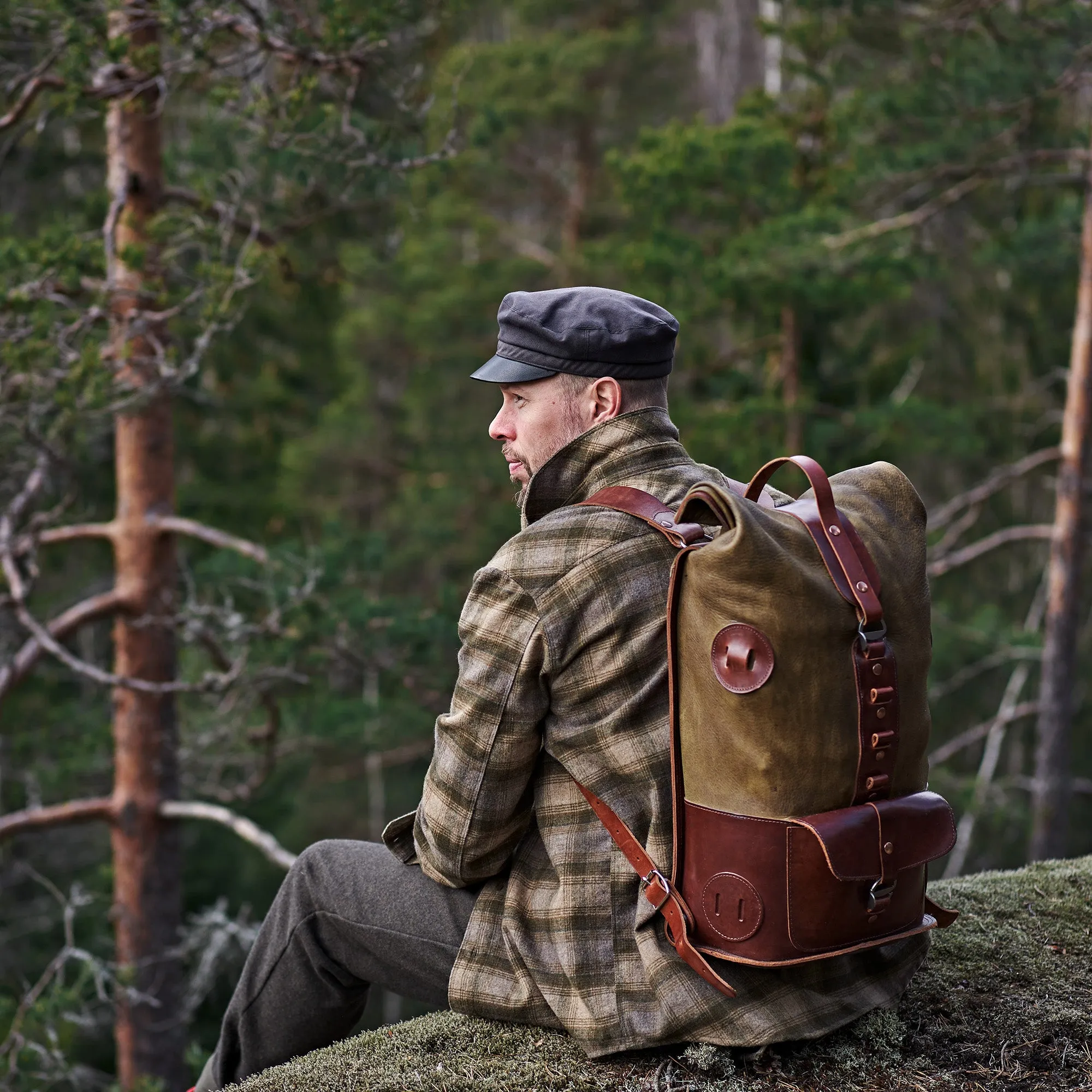 Specials S.03 - MOSS GREEN WHITETAIL FOLD TOP BACKPACK