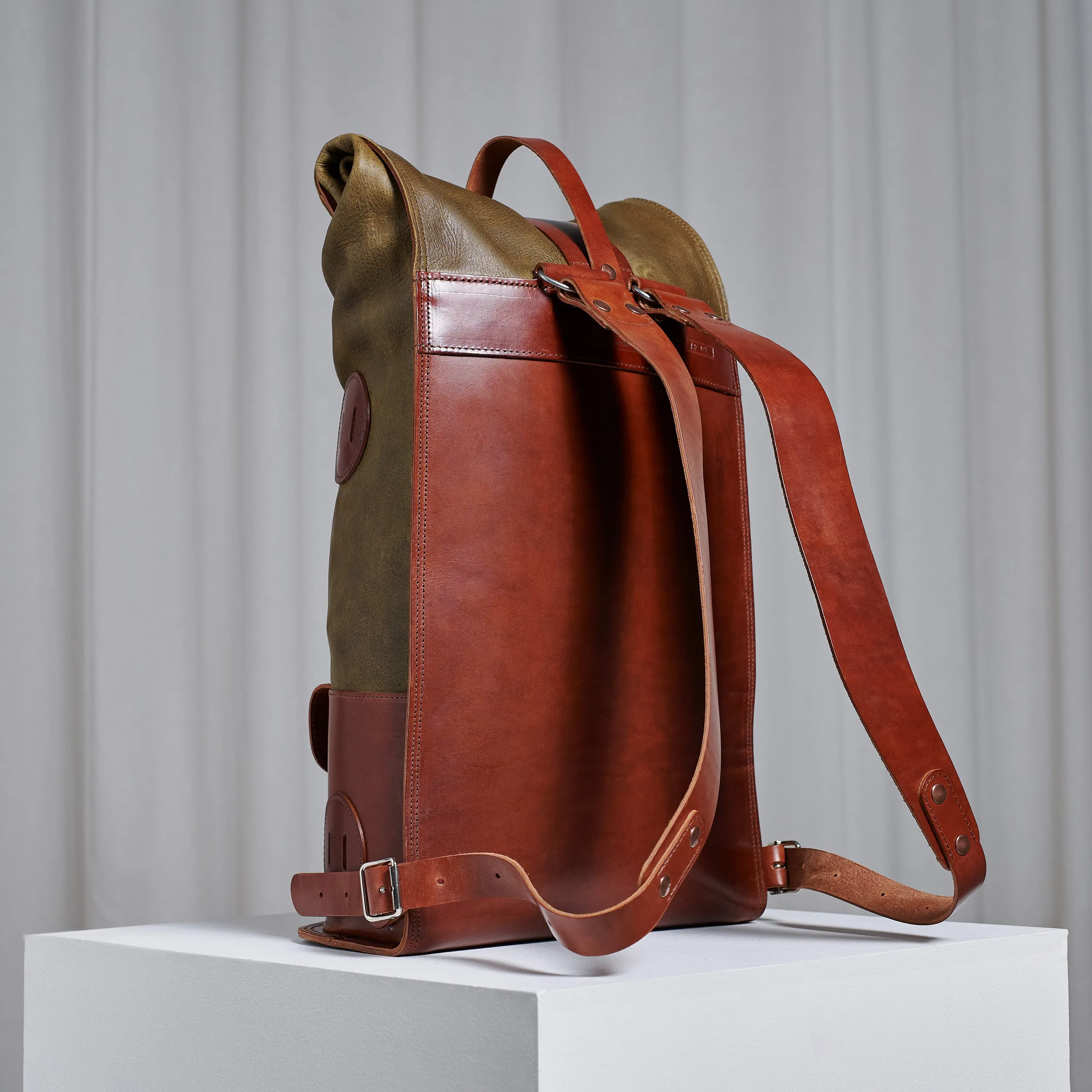 Specials S.03 - MOSS GREEN WHITETAIL FOLD TOP BACKPACK
